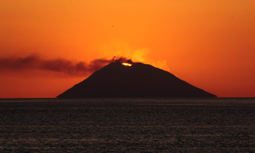 Tramonto vulcano Stromboli