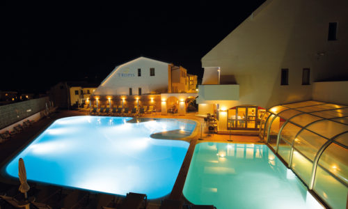 Hotel Tropis piscina