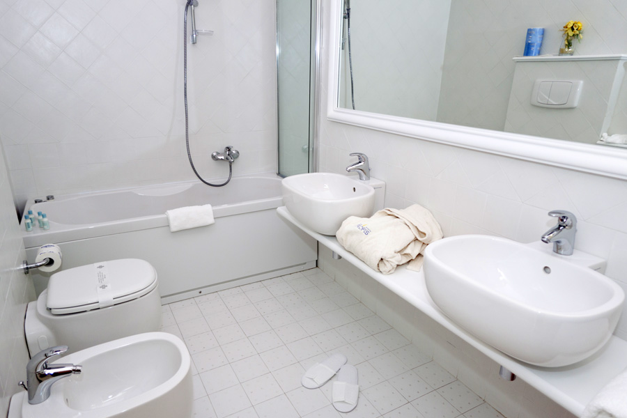 8_Bagno_-Junior-Suite