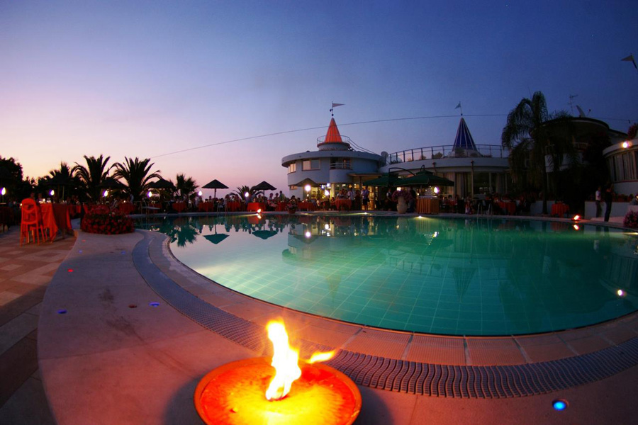 piscina villaggio stromboli